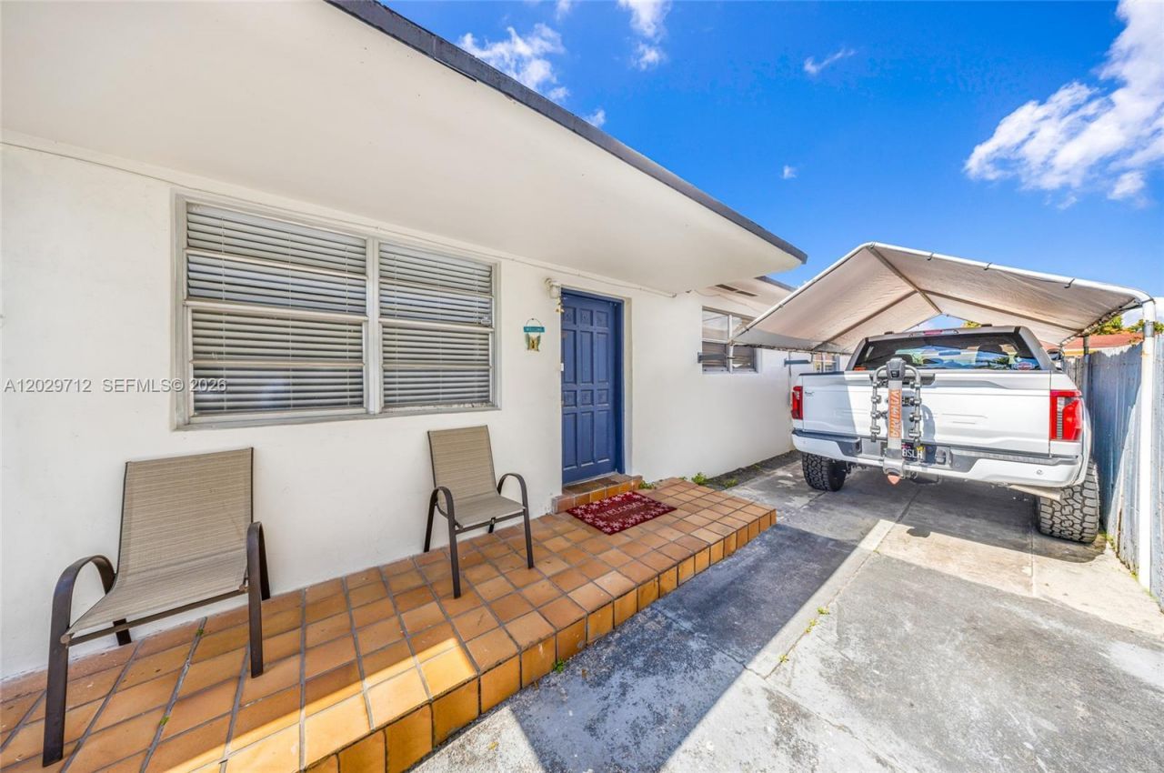 3532 NW 4th Ter , Miami, FL 33125 Photo