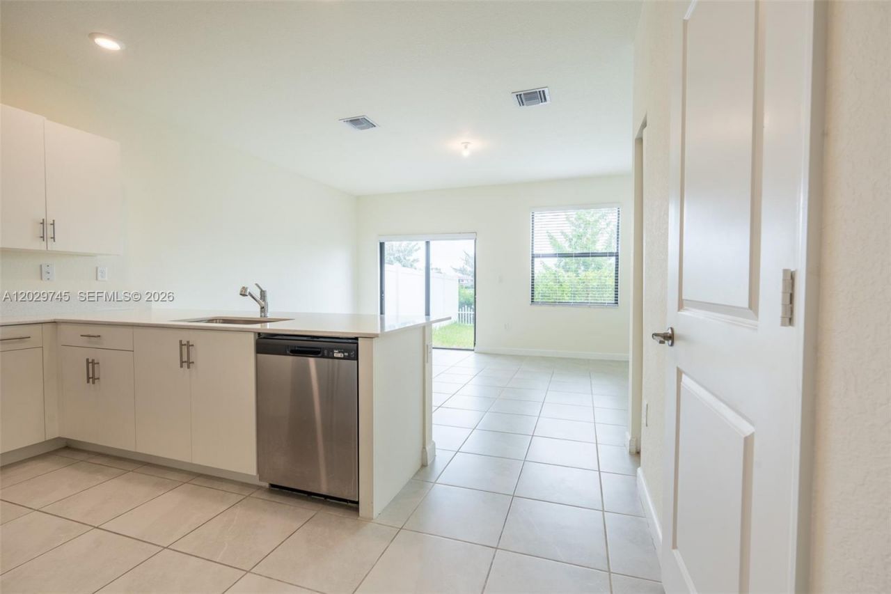 3448 W 114th Ter, Unit ., Hialeah, FL 33018 Photo