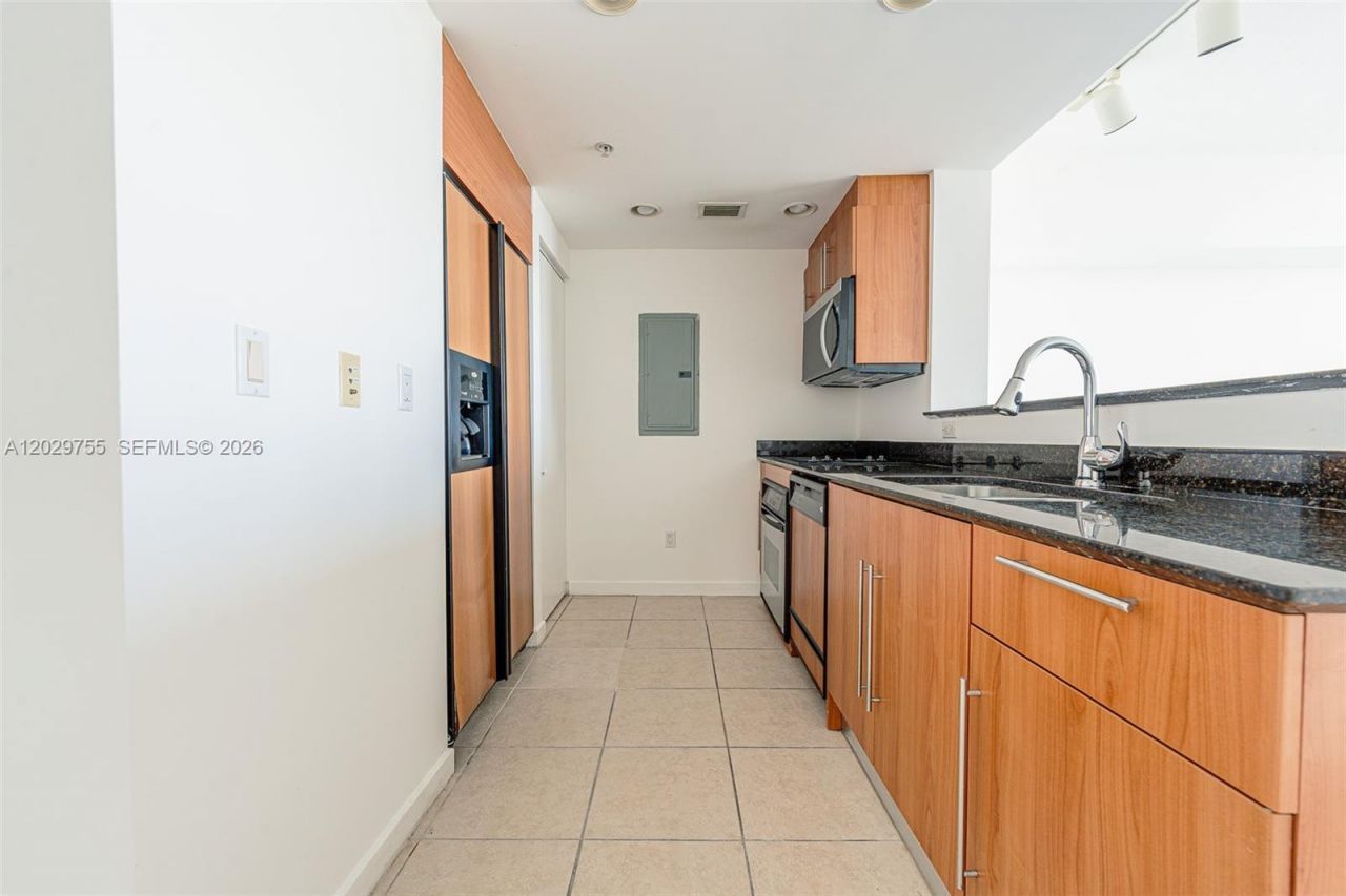 325 S Biscayne Blvd , Unit 2020, Miami, FL 33131 Photo
