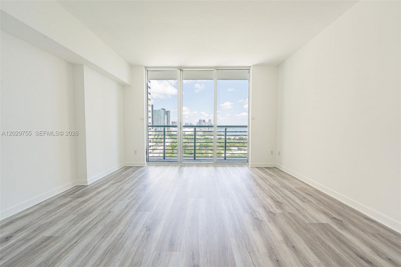325 S Biscayne Blvd , Unit 2020, Miami, FL 33131 Photo