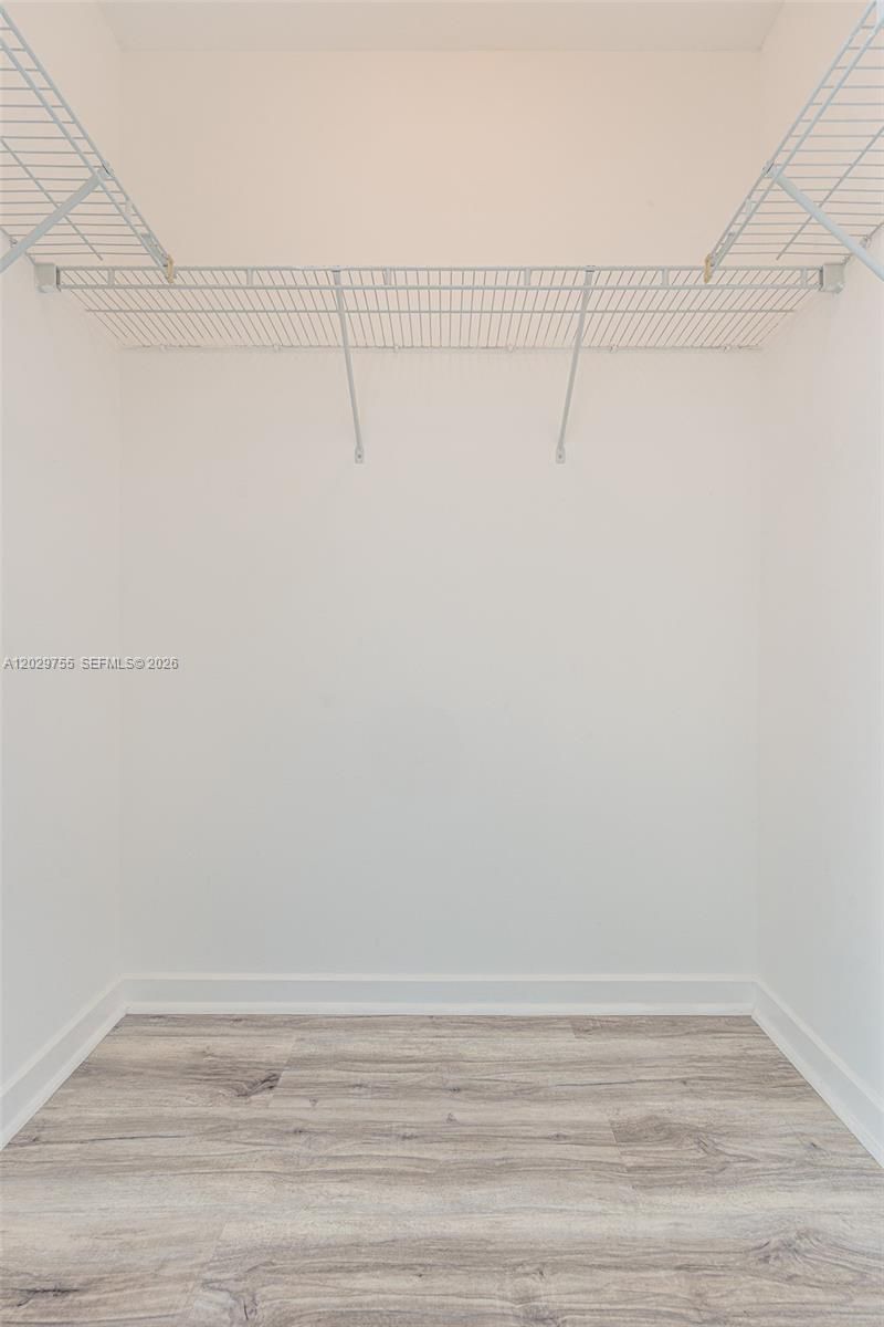 325 S Biscayne Blvd , Unit 2020, Miami, FL 33131 Photo