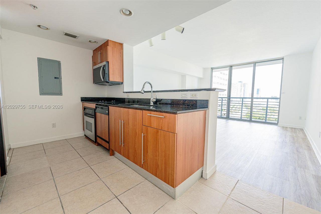 325 S Biscayne Blvd , Unit 2020, Miami, FL 33131 Photo