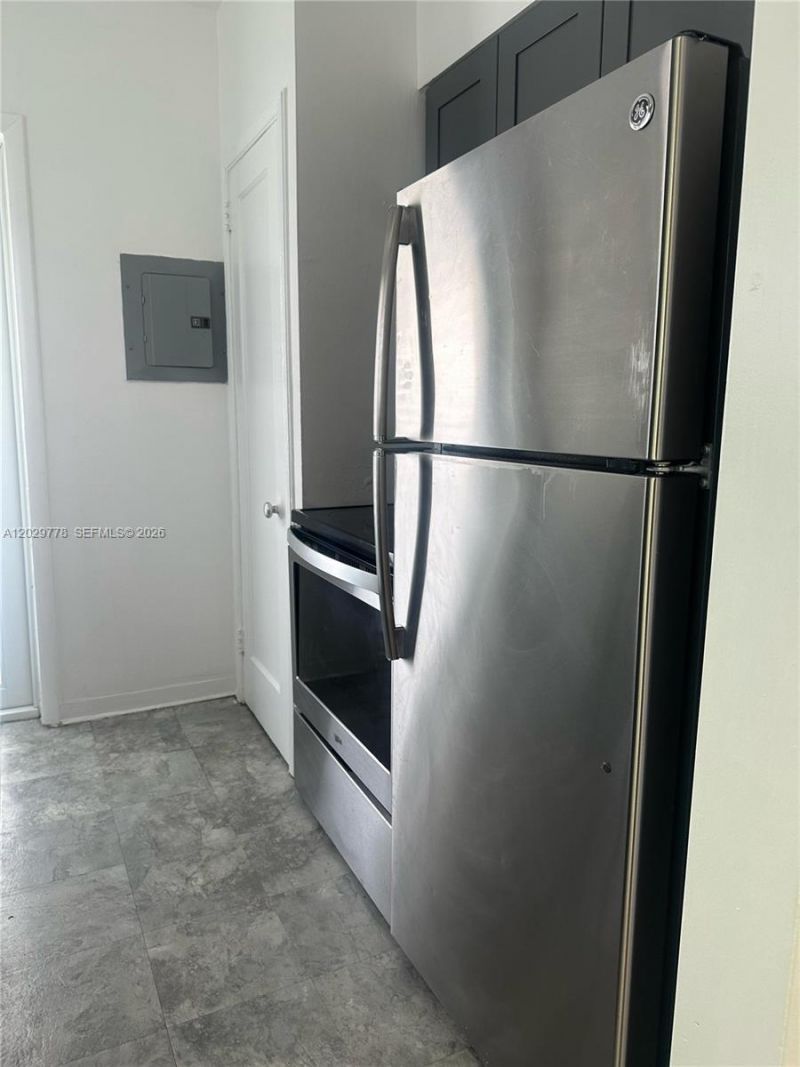 1557 S Le Jeune Rd, Unit 3, Miami, FL 33134 Photo