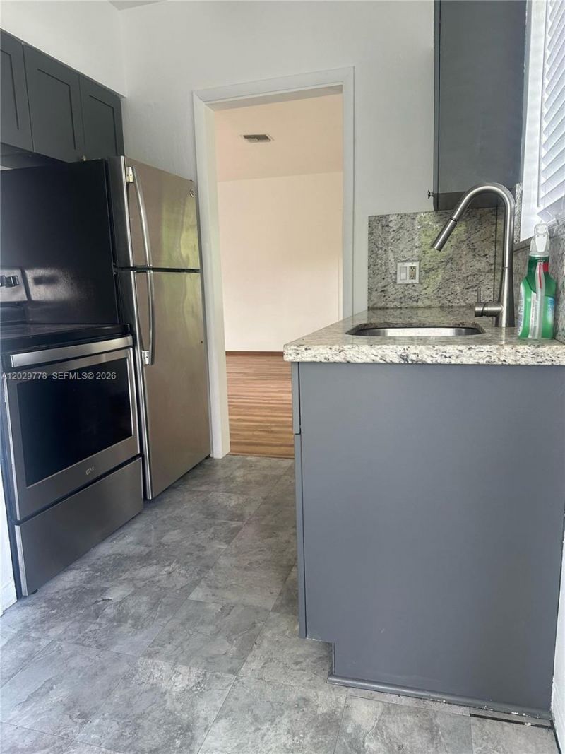 1557 S Le Jeune Rd, Unit 3, Miami, FL 33134 Photo