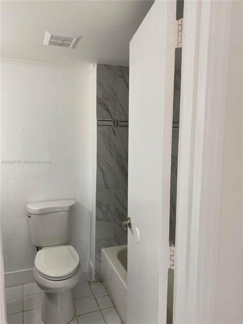 4670 NW 79th Ave , Unit 1H, Doral, FL 33166 Photo