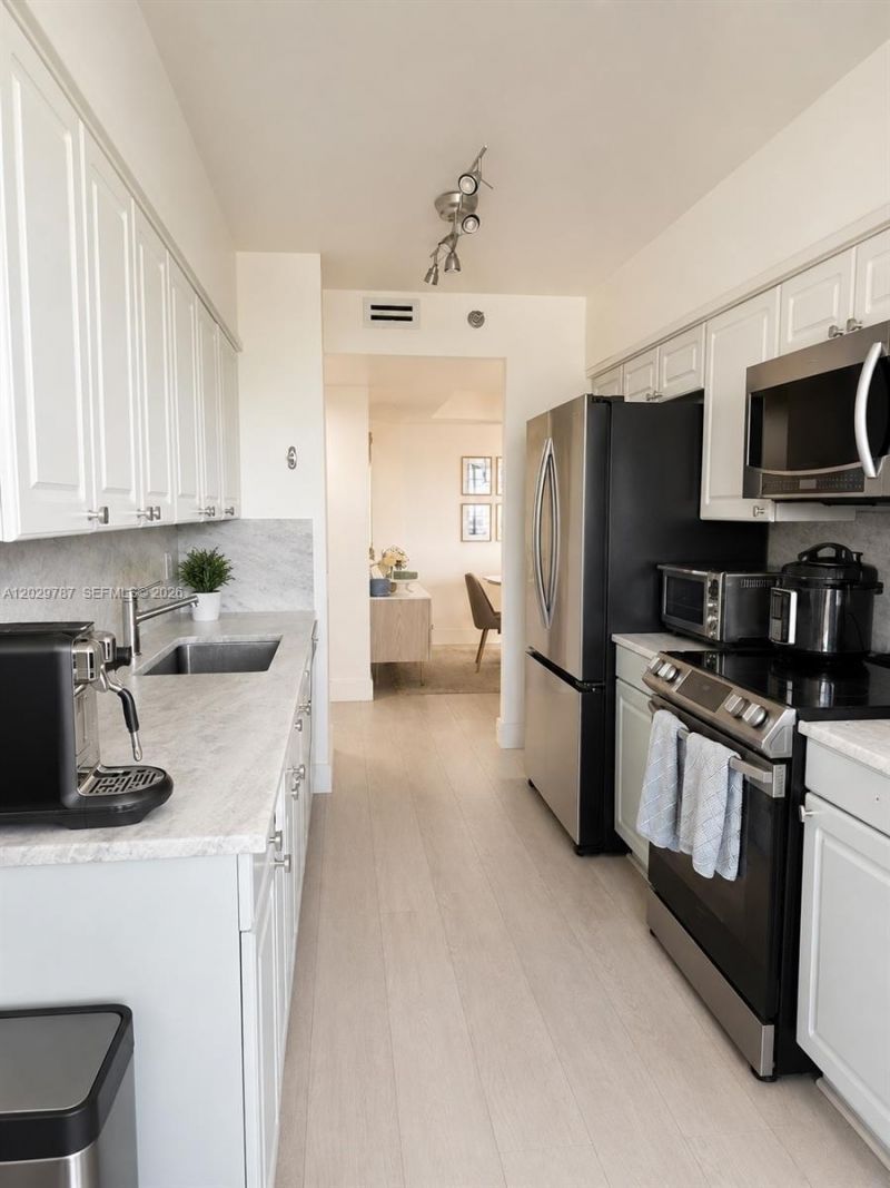 3640 Yacht Club Dr , Unit 1403, Aventura, FL 33180 Photo