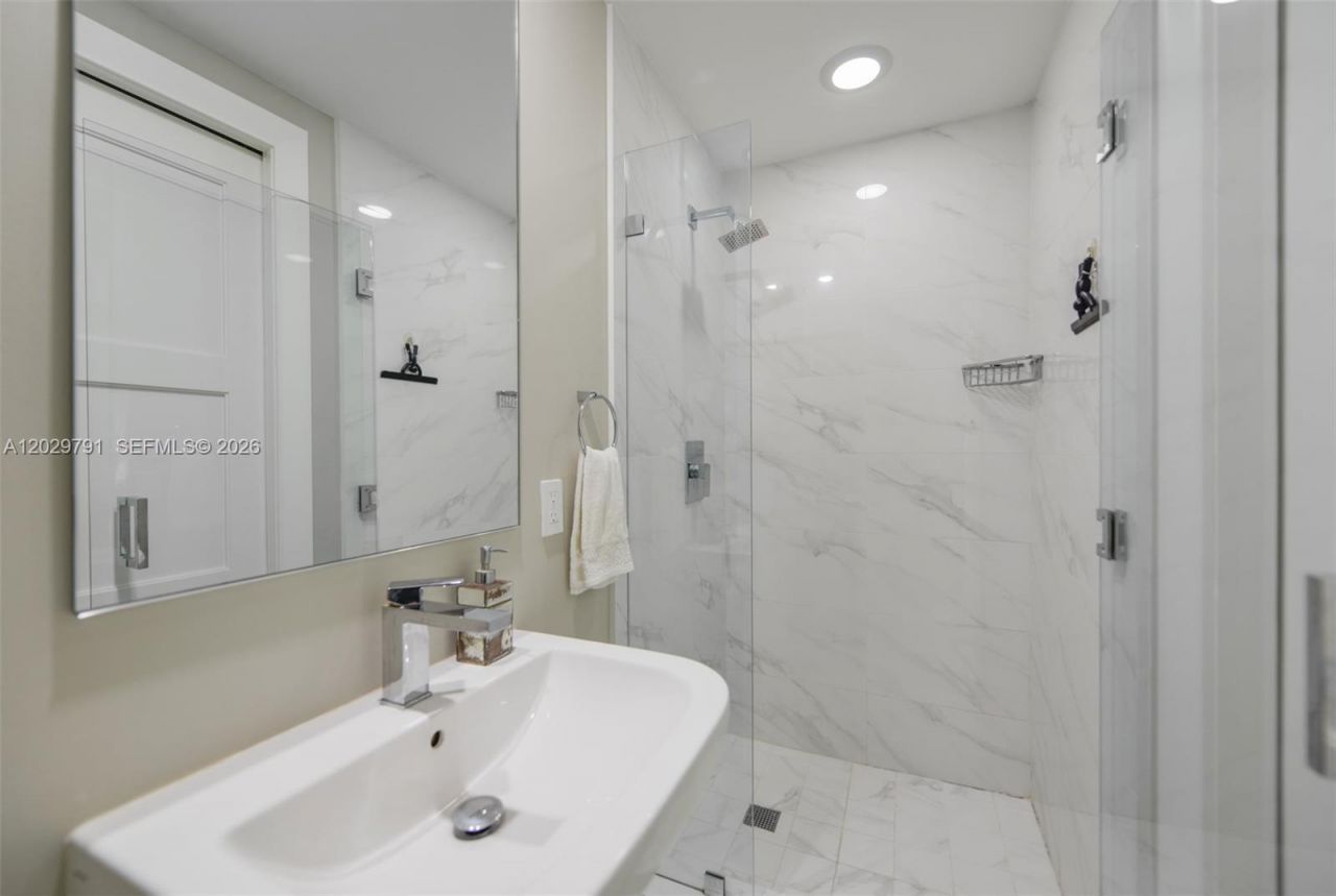 801 S Miami Ave , Unit 3706, Miami, FL 33130 Photo