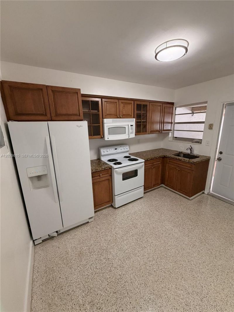 6875 SW 25th Ter, Unit 6877, Miami, FL 33155 Photo