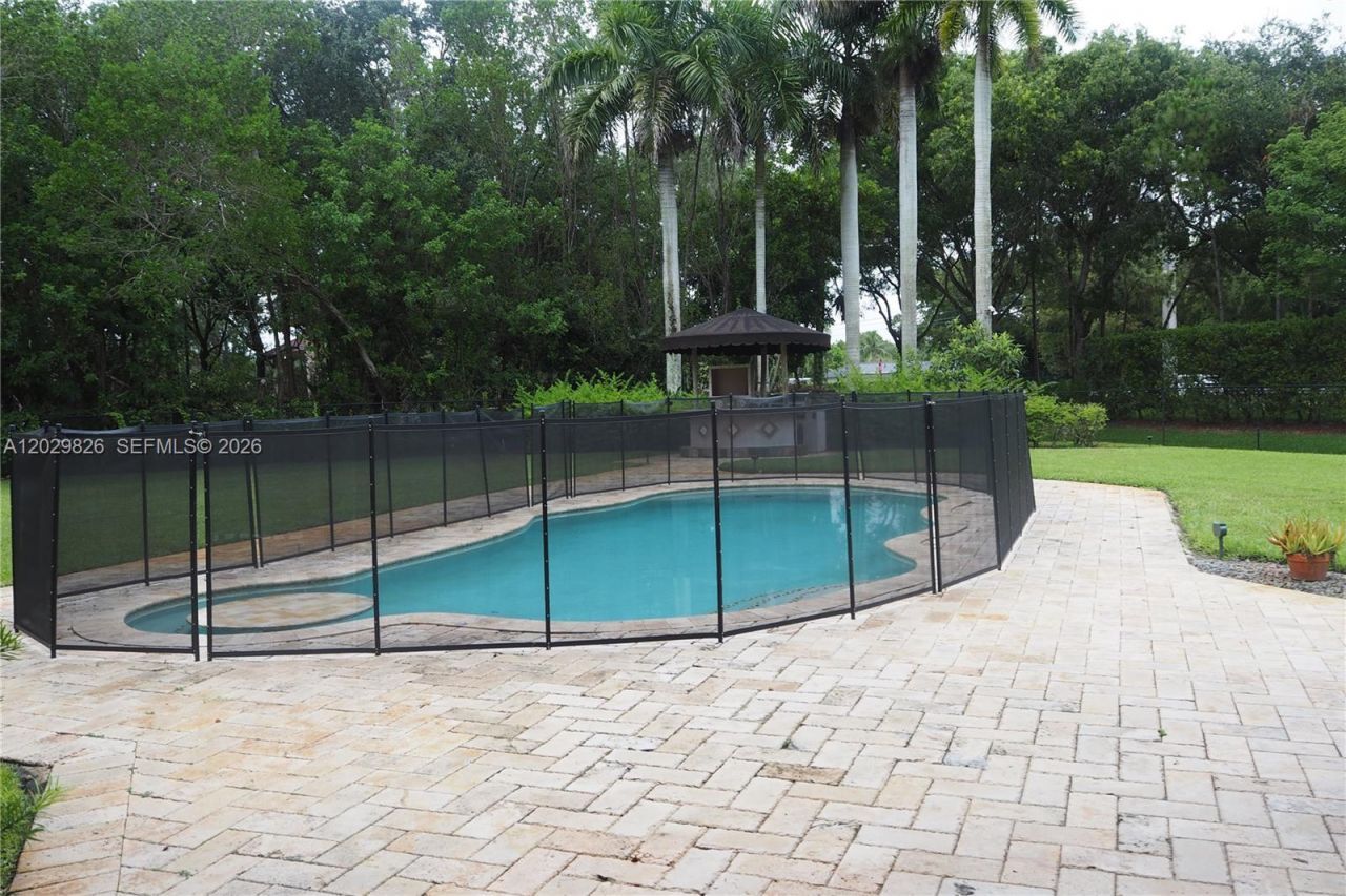 2750 E Jockey Cir E , Davie, FL 33330 Photo