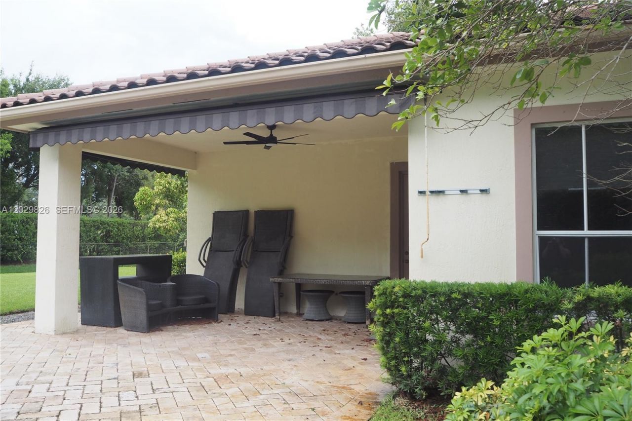 2750 E Jockey Cir E , Davie, FL 33330 Photo