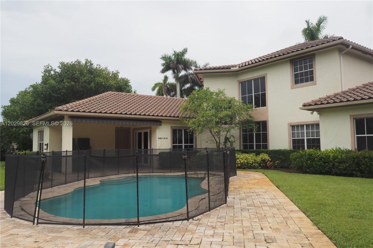 2750 E Jockey Cir E , Davie, FL 33330 Photo
