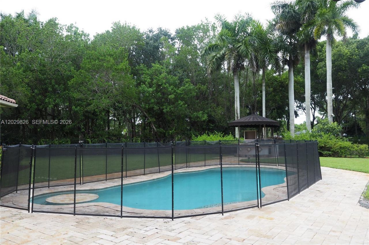 2750 E Jockey Cir E , Davie, FL 33330 Photo
