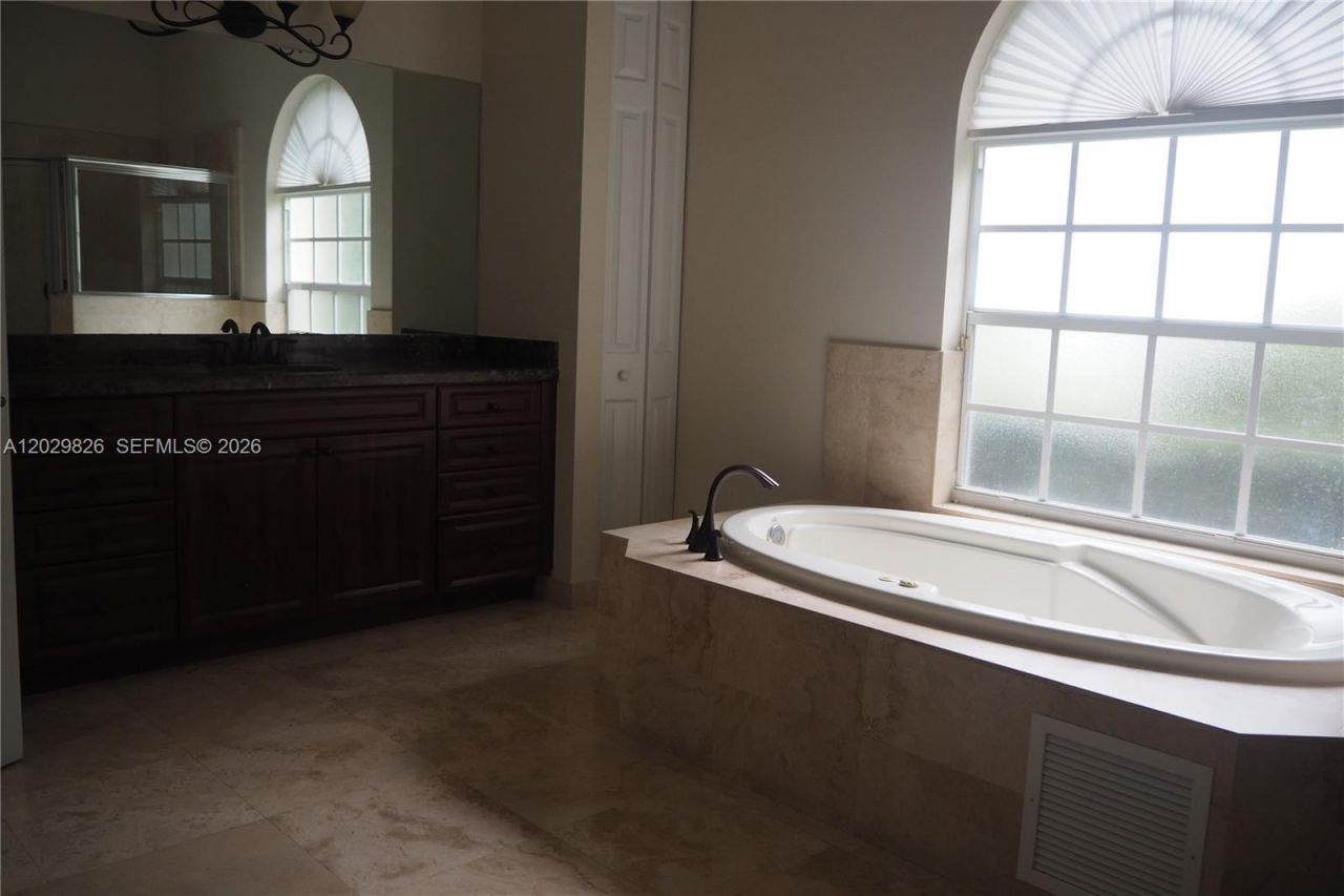 2750 E Jockey Cir E , Davie, FL 33330 Photo