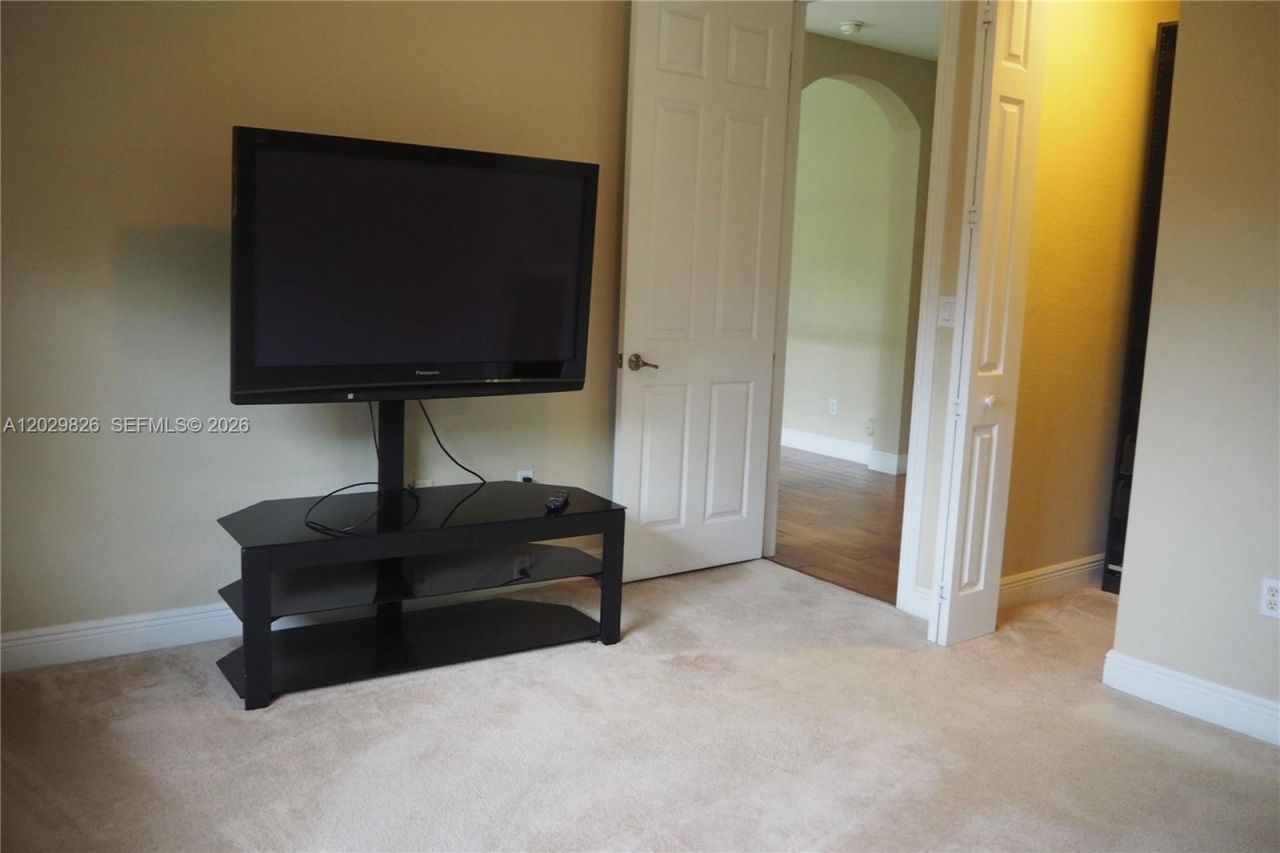 2750 E Jockey Cir E , Davie, FL 33330 Photo
