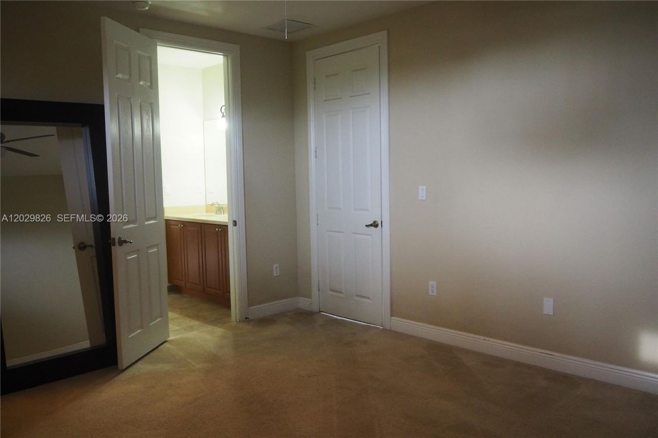 2750 E Jockey Cir E , Davie, FL 33330 Photo