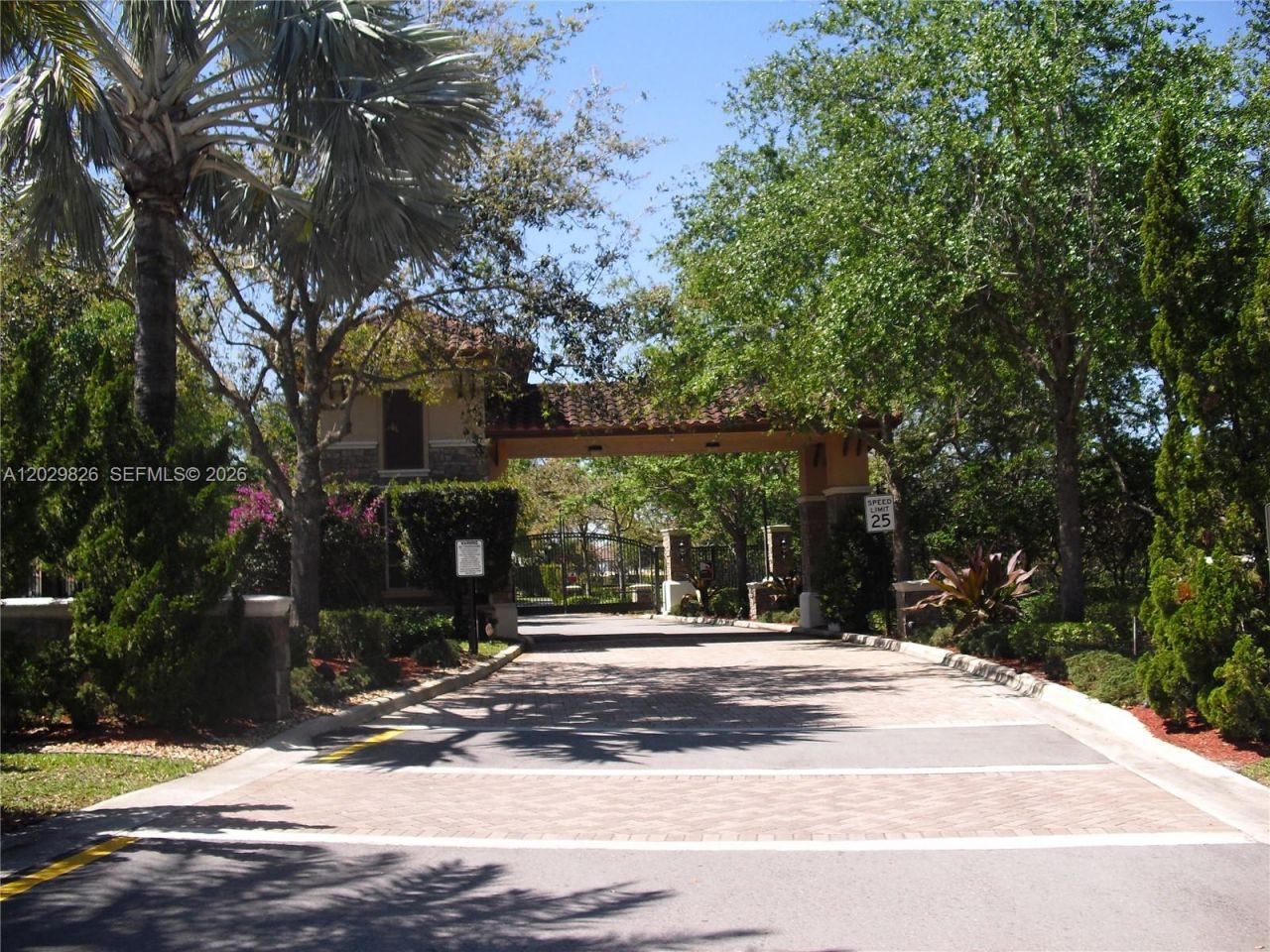 2750 E Jockey Cir E , Davie, FL 33330 Photo