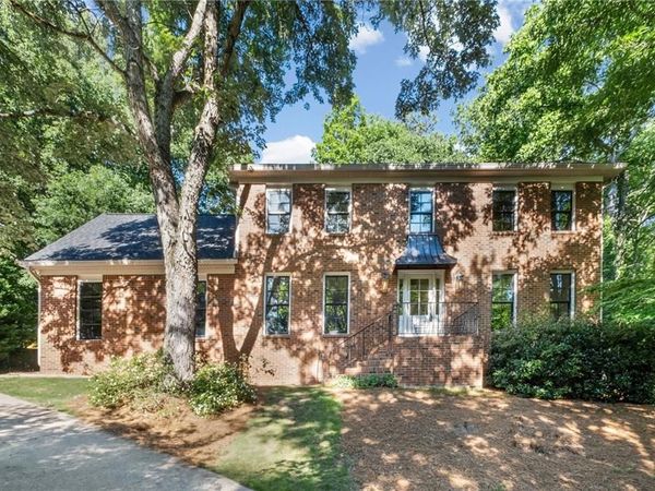 140 N Bluff, Alpharetta, GA 30004