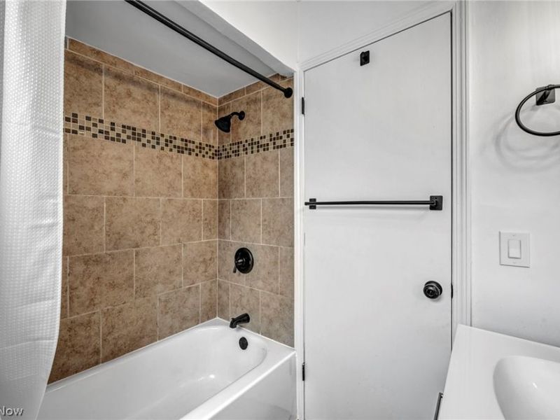 3658 W 138th Street , Cleveland, OH 44111 Photo 36