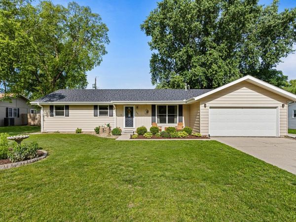 800 Van Buren Street , Monticello, IL 61856
