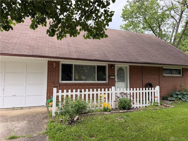 5807 Rosebury Drive, Huber Heights, OH 45424 Photo 4