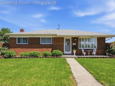 33810 Brookshire Drive, Sterling Heights, MI 48312