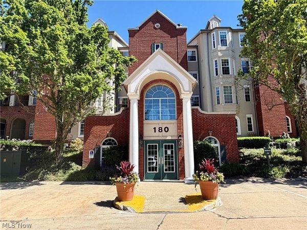 180 Fox Hollow Drive , Unit 101, Mayfield Heights, OH 44124
