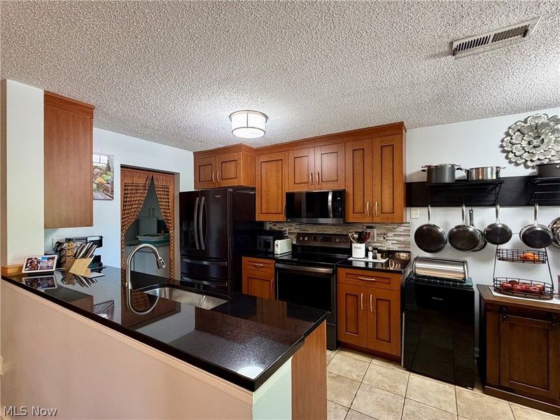 180 Fox Hollow Drive , Unit 101, Mayfield Heights, OH 44124 Photo 5