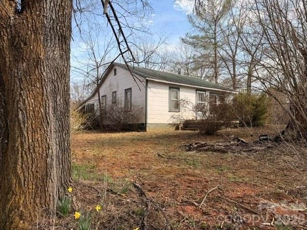1081 Ashworth Road , Marion, NC 28752