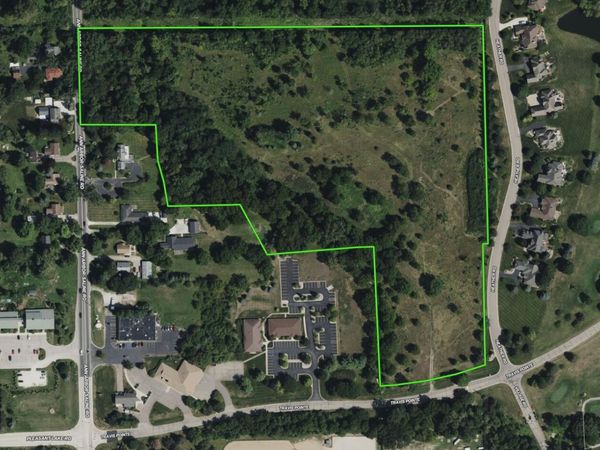 Travis Pointe Road, Ann Arbor, MI 48103