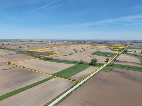 P Ave. & Benton-Iowa Rd. , Marengo, IA 52301