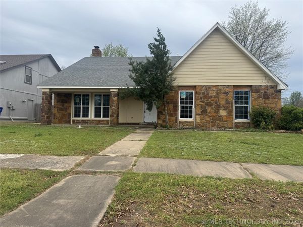 2621 W Vandalia Street , Broken Arrow, OK 74012