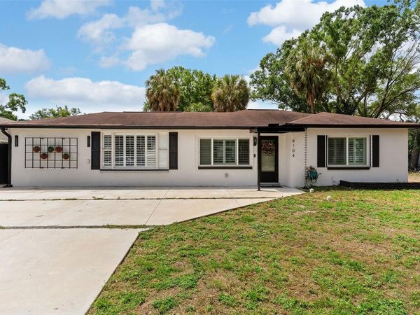 4104 W KNIGHTS AVENUE , TAMPA, FL 33611