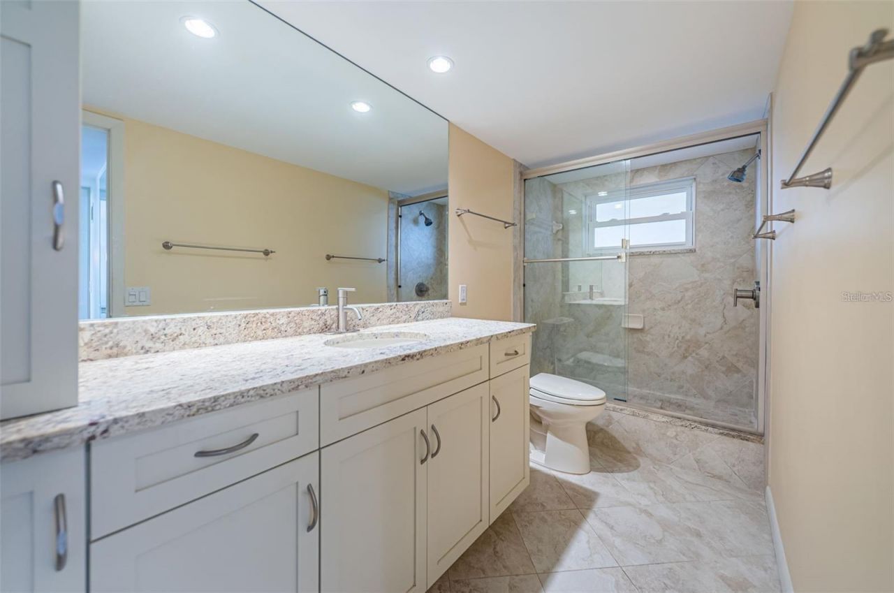 5130 Brittany Drive S, Unit 202, Saint Petersburg, FL 33715 Photo