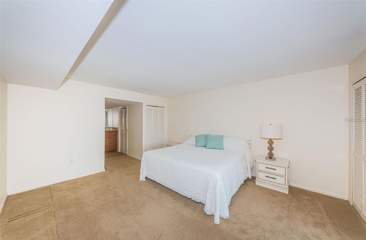5130 Brittany Drive S, Unit 202, Saint Petersburg, FL 33715 Photo