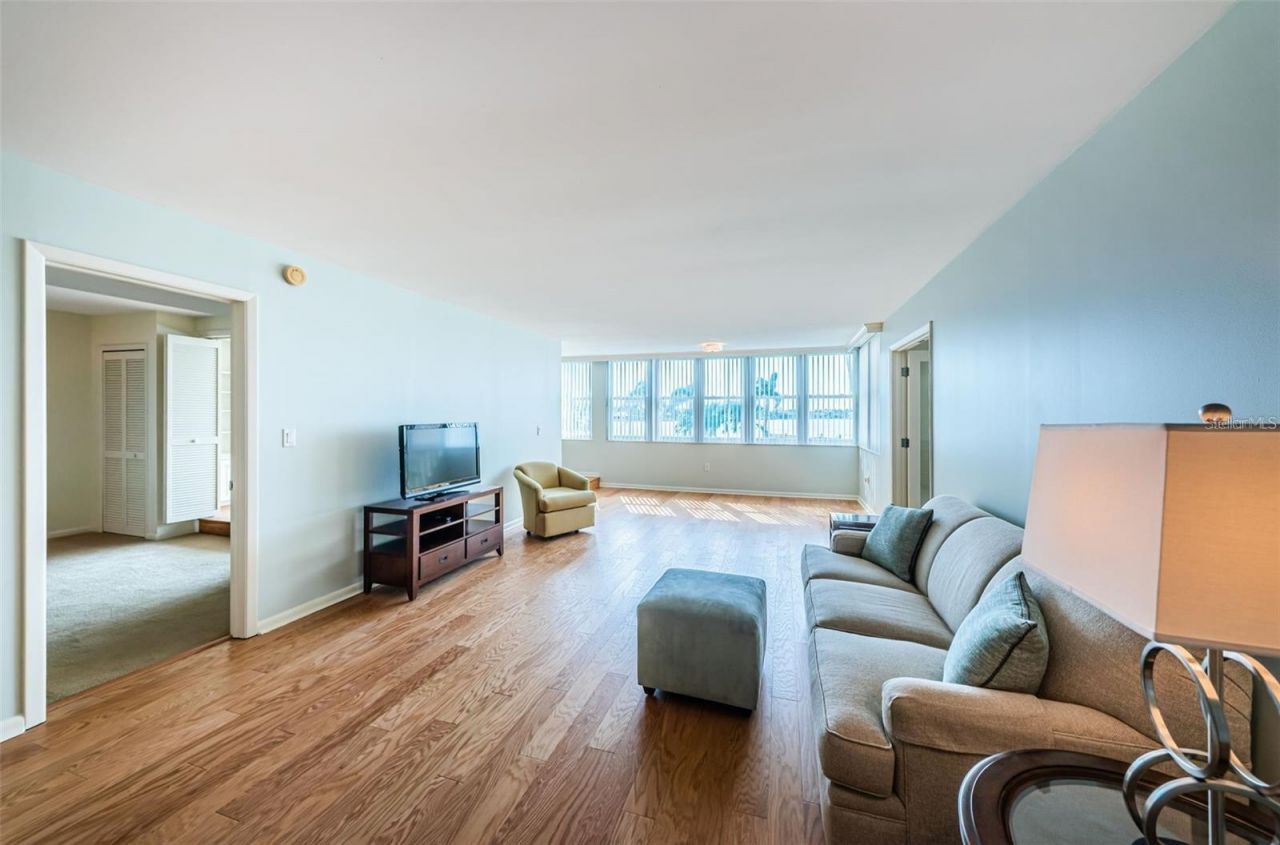 5130 Brittany Drive S, Unit 202, Saint Petersburg, FL 33715 Photo