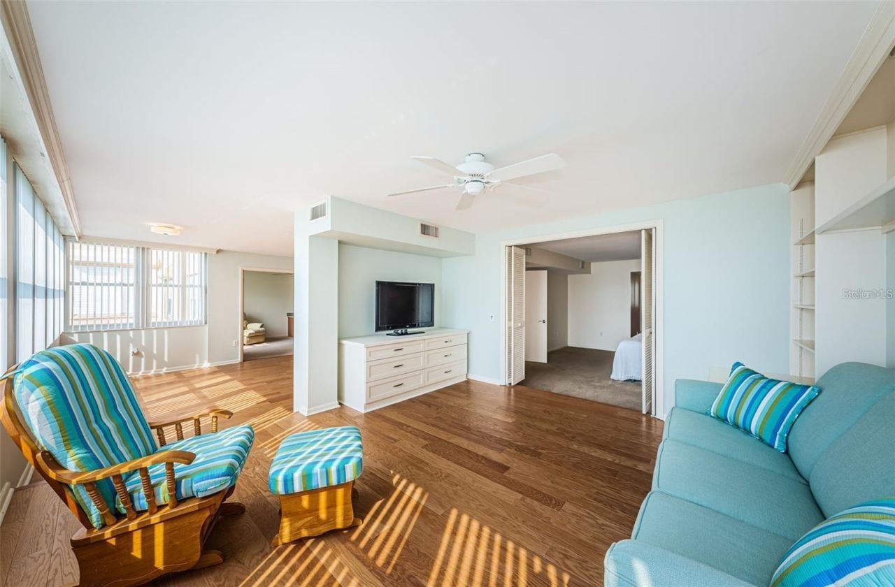 5130 Brittany Drive S, Unit 202, Saint Petersburg, FL 33715 Photo