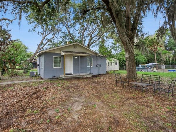 335 E WALTS AVENUE , DELAND, FL 32724