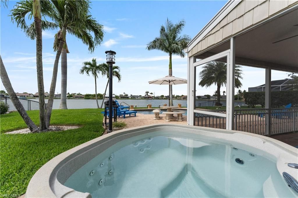 858 SE 1st Ter, Cape Coral, FL 33990 Photo