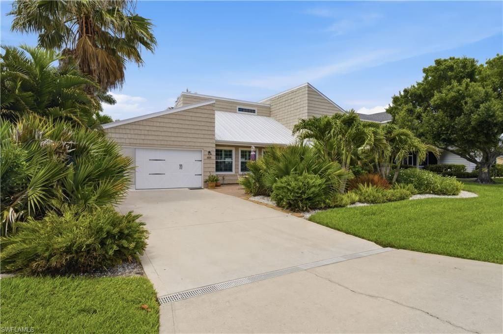 858 SE 1st Ter, Cape Coral, FL 33990 Photo