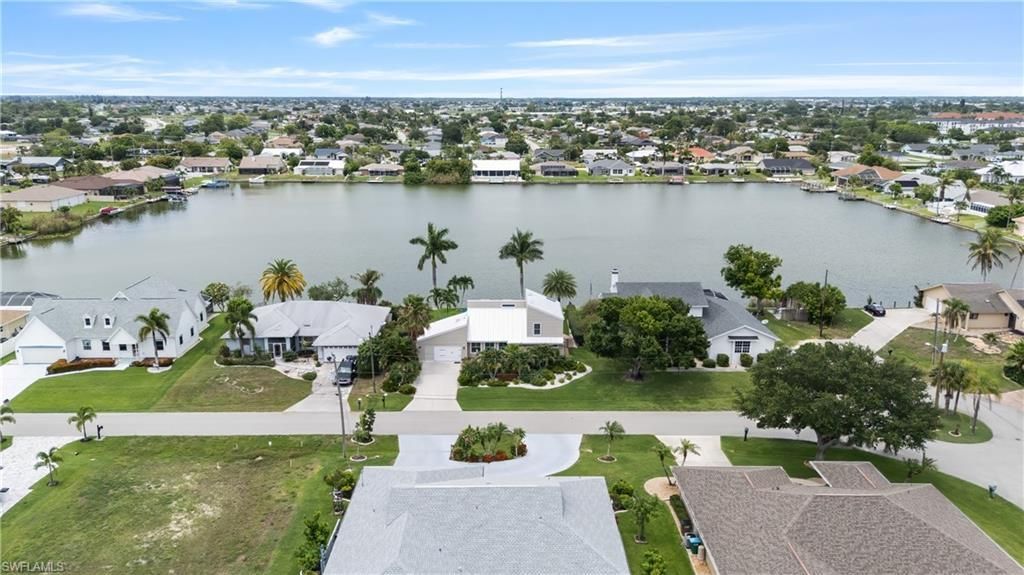 858 SE 1st Ter, Cape Coral, FL 33990 Photo