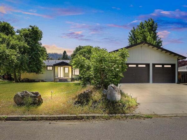 6422 E 17th Ave, Spokane Valley, WA 99212