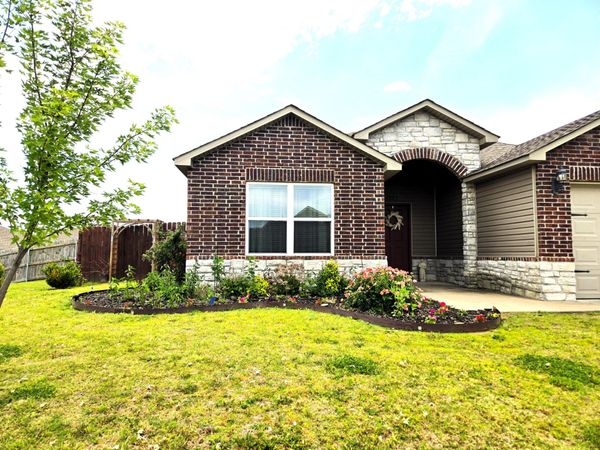 1203 S Missouri Avenue , Claremore, OK 74019