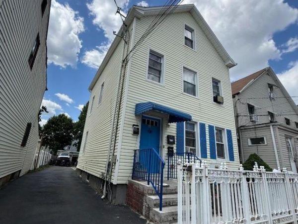 40 Smith St, Elizabeth, NJ 07201