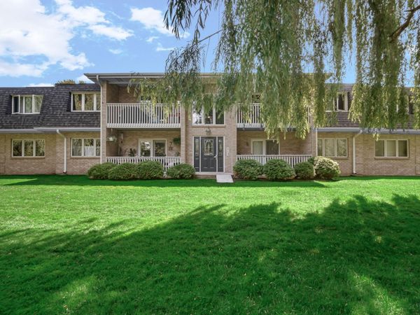 9320 Spring Creek Drive , Unit 6, Highland, IN 46322