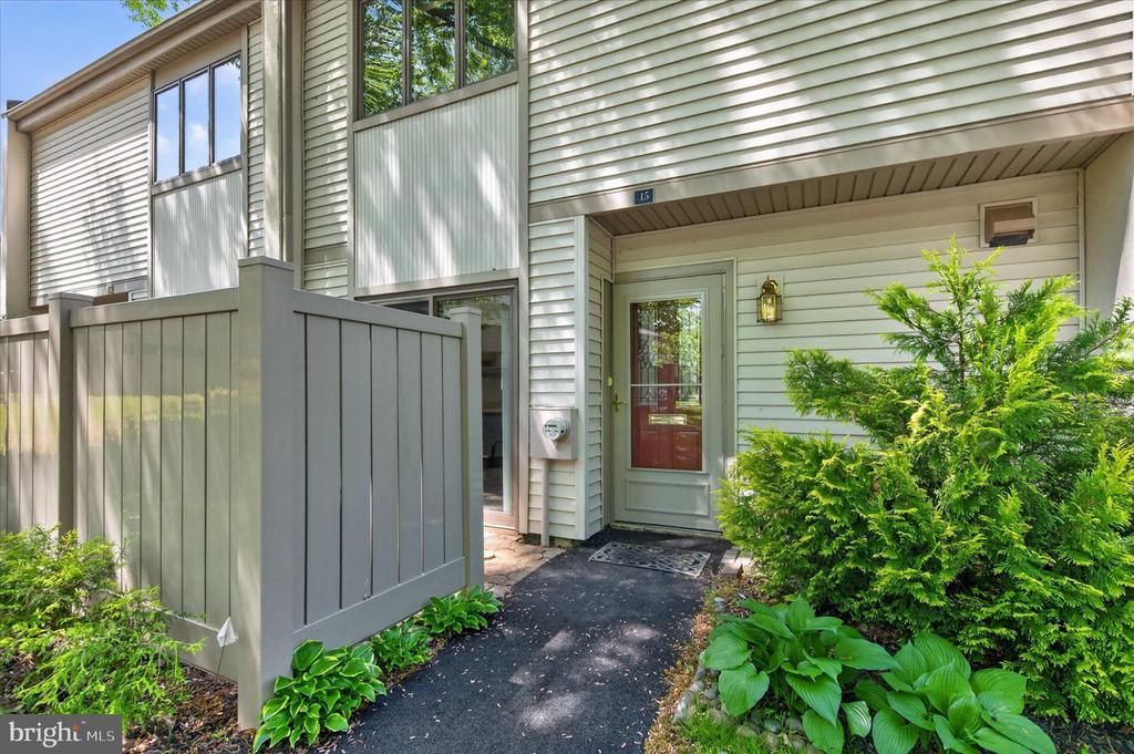 15 TWIN BROOKS DRIVE, WILLOW GROVE, PA 19090