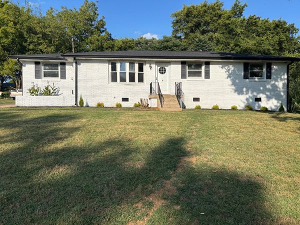 247 Bonnacroft Dr , Hermitage, TN 37076
