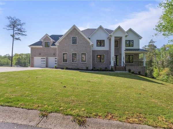 208 Indian Hills Trail , Marietta, GA 30068