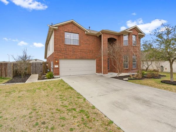 652 Dark Horse LN , Buda, TX 78610