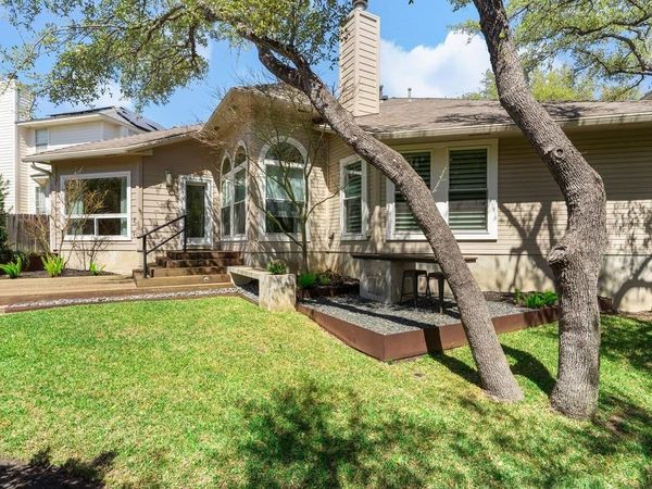 6913 Auckland DR , Austin, TX 78749