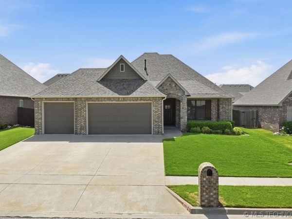 8110 N 77 East Avenue, Owasso, OK 74055